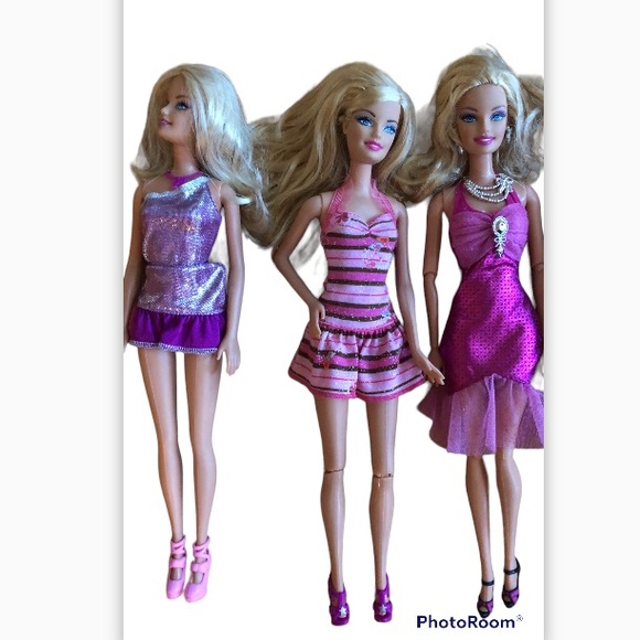 Set of 16 Barbies plus Wardrobe & Accessories - Picture 11 of 15